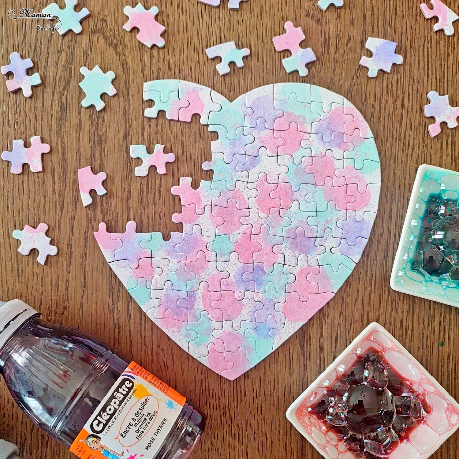 Décorer un puzzle Coeur en carton avec la technique de l'encre et des bulles de savon : activité créative et manuelle enfants - Jeu DIY - Encre, Liquide vaisselle, paille et travail du souffle - Effet aquarelle - Cadeau à offrir pour la Saint Valentin, la fête des mères, pères, grands-mères-, grands-pères... - Arts visuels et Bricolage maternelle ou élémentaire (cycles 1, 2 et 3) - Thème Saint-Valentin, Amour, Amitié, à offrir - Créativité - tutoriel photos - mslf