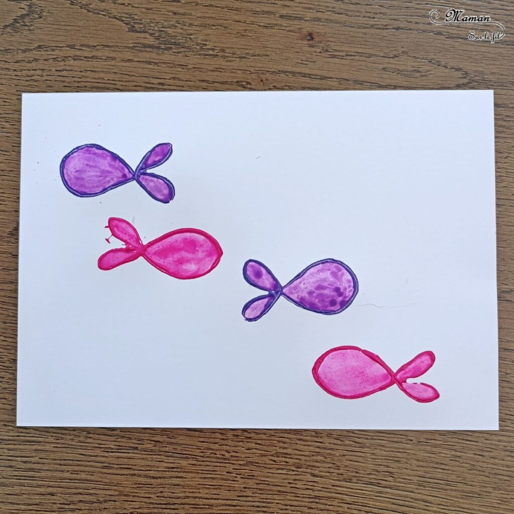 Peindre des poissons avec un rouleau de PQ en carton : activité créative, récup' et manuelle enfants - Peinture avec des rouleaux de papier toilettes en carton et des pailles - Peinture éclaboussée et aquarelle - Recyclage et surcyclage - Thème animaux marins, poissons, été, aquarium, mer, océan - Bricolage sympa et facile - Arts visuels Maternelle et cycle 2 - Arts visuels et atelier Maternelle et élémentaire - Créativité - Cycle 1 ou 2 - tutoriel photos et vidéo - mslf