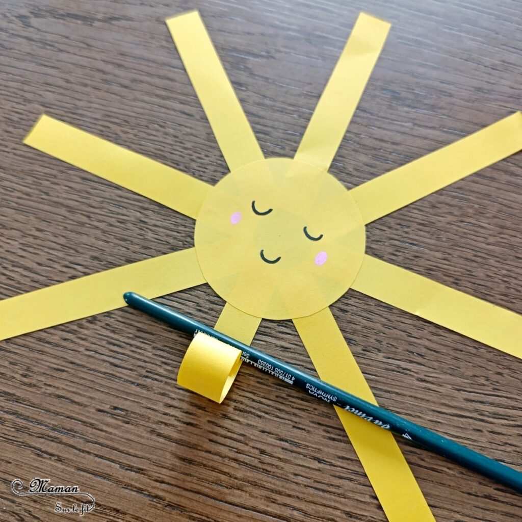 Fabriquer des cartes Soleil sur ressort : activité créative et manuelle enfants - Jolies cartes estivales avec un soleil qui bouge - Découpage, collage - Papier enroulé - Dessins et graphismes - Thème météo, été- Bricolage sympa et facile - Arts visuels Maternelle et cycle 2 - Maternelle et élémentaire - Créativité - Cycle 1 ou 2 - tutoriel photos et vidéo - mslf