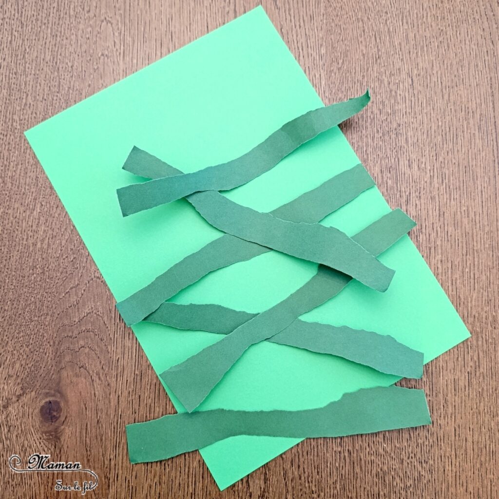 Créer une girafe en papier déchiré : activité créative et manuelle enfants - Utilisation de chutes de papier, découpage, déchirage, collage - Fond rayé avec des bandes de papier déchiré - Thème animaux de la savane, Afrique, safari - Bricolage sympa et facile - Arts visuels Maternelle et cycle 2 - Maternelle et élémentaire - Créativité - Cycle 1 ou 2 - tutoriel photos - mslf