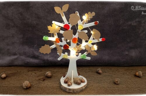 Fabriquer un arbre lumineux d'automne : activité créative et manuelle enfants -Tutoriel et tout le matériel vient de chez 10 Doigts - Arbre en bois, gommettes, boutons, guirlande lumineuse et glands - Nature, bricolage, DIY, décoration automnale Fait maison - Kit tout compris - Thème automne, forêt, 4 saisons - Bricolage sympa et facile - Arts visuels Maternelle et cycle 2 - Maternelle et élémentaire - Créativité - Cycle 1 ou 2 - tutoriel photos - mslf