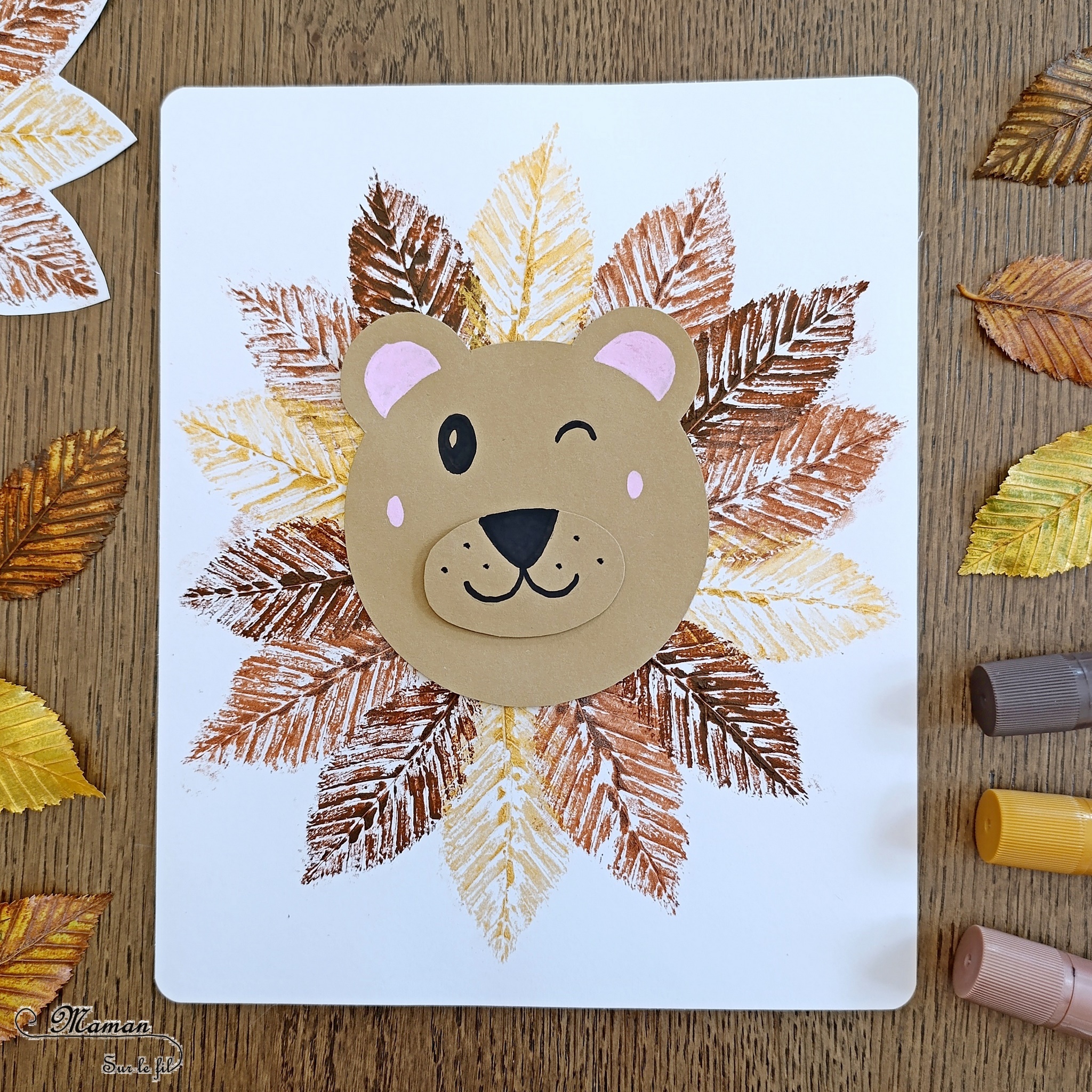 Peindre un lion Nature avec des empreintes de feuilles : activité créative, récup', nature et manuelle enfants - Crinière réalisée avec une technique de peinture avec des éléments naturels : Feuilles et gouache en stick - Recyclage, surcyclage de carton - Atelier nature, Land art - Découpage, collage - Thème animaux de la savane, Afrique, automne, forêt - Bricolage sympa et facile - Arts visuels Maternelle et cycle 2 - Maternelle et élémentaire - Créativité - Cycle 1 ou 2 - tutoriel photos et vidéo - mslf