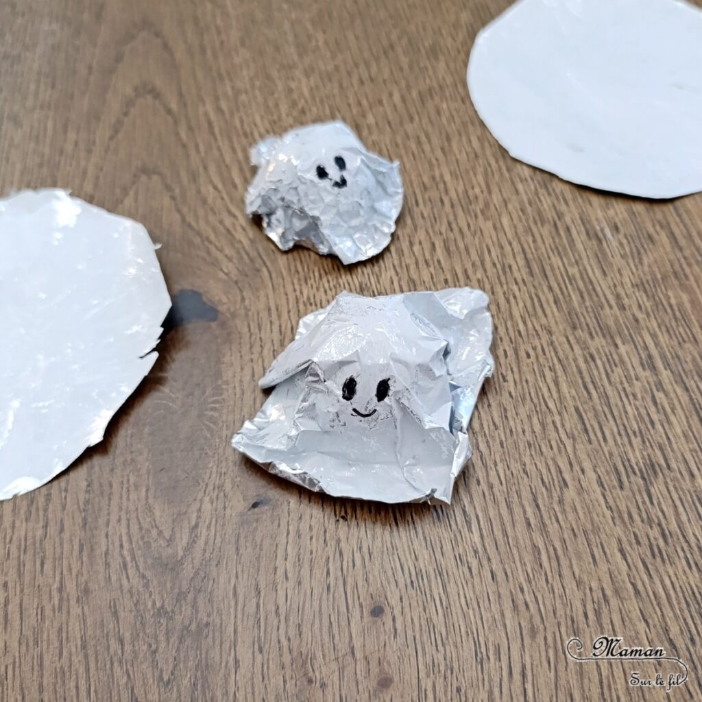 Fabriquer des petits fantômes en aluminium qui dansent et roulent : activité créative et manuelle enfants - Bricolage facile, rapide et rigolo - Aluminium peint en blanc et billes - Jeu DIY - Thème Halloween, Créatures légendaires et imaginaires - Bricolage et décoration sympa et facile - Arts visuels Maternelle et cycle 2 - Maternelle et élémentaire - Créativité - Cycle 1 ou 2 - tutoriel photos et vidéo - mslf