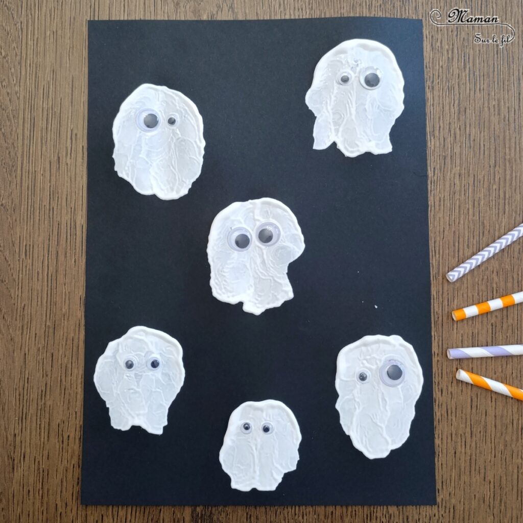 Fantômes en peinture soufflée à la paille : activité créative, peinture et manuelle enfants - Peindre des fantômes en soufflant à la paille - Yeux mobiles, paillettes, graphismes et Boo ! - Thème Halloween, créatures légendaires et imaginaires - Bricolage et décoration sympa et facile - Arts visuels Maternelle et cycle 2 - Maternelle et élémentaire - Créativité - Cycle 1 ou 2 - tutoriel photos - mslf