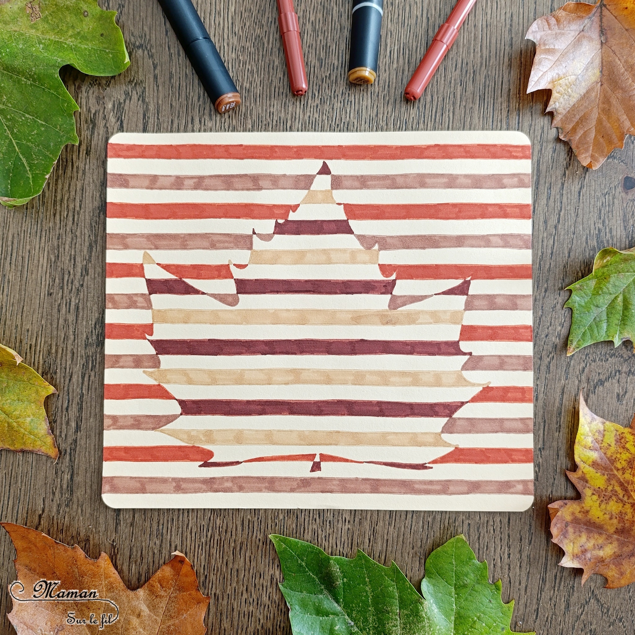 Créer une feuille d'automne façon code-barres : activité créative, dessin, nature et manuelle enfants - Land Art, dessin, coloriage, géométrie - Nuances de couleurs marrons et automnales - Carte, cadeau DIY à offrir pour la fête des mères, pères, grands-mères, grands-pères - Recyclage, surcyclage - Atelier nature, Land art - Thème automne, forêt, arbres, feuilles - Bricolage et décoration sympa et facile - Arts visuels Maternelle et cycle 2 - Maternelle et élémentaire - Créativité - Cycle 1 ou 2 - tutoriel photos - mslf