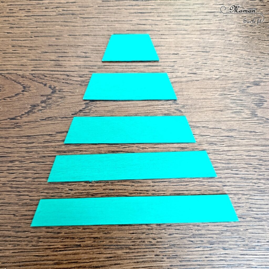 Fabriquer un sapin de Noël lumineux en bois : activité créative et manuelle enfants -Le tutoriel et tout le matériel vient de chez 10 Doigts - Sapin en bois, cabochons dorés et argentés, strass, peinture, mini cadeaux, guirlande lumineuse - Bricolage, DIY, décoration de Noël Fait maison - Kit tout compris - Thème Noël, hiver- Bricolage sympa et facile - Arts visuels Maternelle et cycle 2 - Maternelle et élémentaire - Créativité - Cycle 1 ou 2 - tutoriel photos - mslf