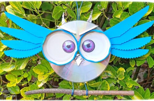 Fabriquer un hibou avec un CD et de la récup' : activité créative, récup' et manuelle enfants - Peinture, bricolage - Utilisation de bouchons, de couteaux en bois, d'un CD et d'aluminium - Décoration, suspension pour le jardin - Recyclage, surcyclage Compact Disc - Atelier Nature pour éloigner les oiseaux du potager et des plantations - Thème automne, animaux de la forêt, oiseaux, hiboux et chouettes - Bricolage et décoration sympa et facile - Arts visuels Maternelle et cycle 2 - Maternelle et élémentaire - Créativité - Cycle 1 ou 2 - tutoriel photos - mslf