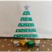 Fabriquer un sapin de Noël lumineux en bois : activité créative et manuelle enfants -Le tutoriel et tout le matériel vient de chez 10 Doigts - Sapin en bois, cabochons dorés et argentés, strass, peinture, mini cadeaux, guirlande lumineuse - Bricolage, DIY, décoration de Noël Fait maison - Kit tout compris - Thème Noël, hiver- Bricolage sympa et facile - Arts visuels Maternelle et cycle 2 - Maternelle et élémentaire - Créativité - Cycle 1 ou 2 - tutoriel photos - mslf