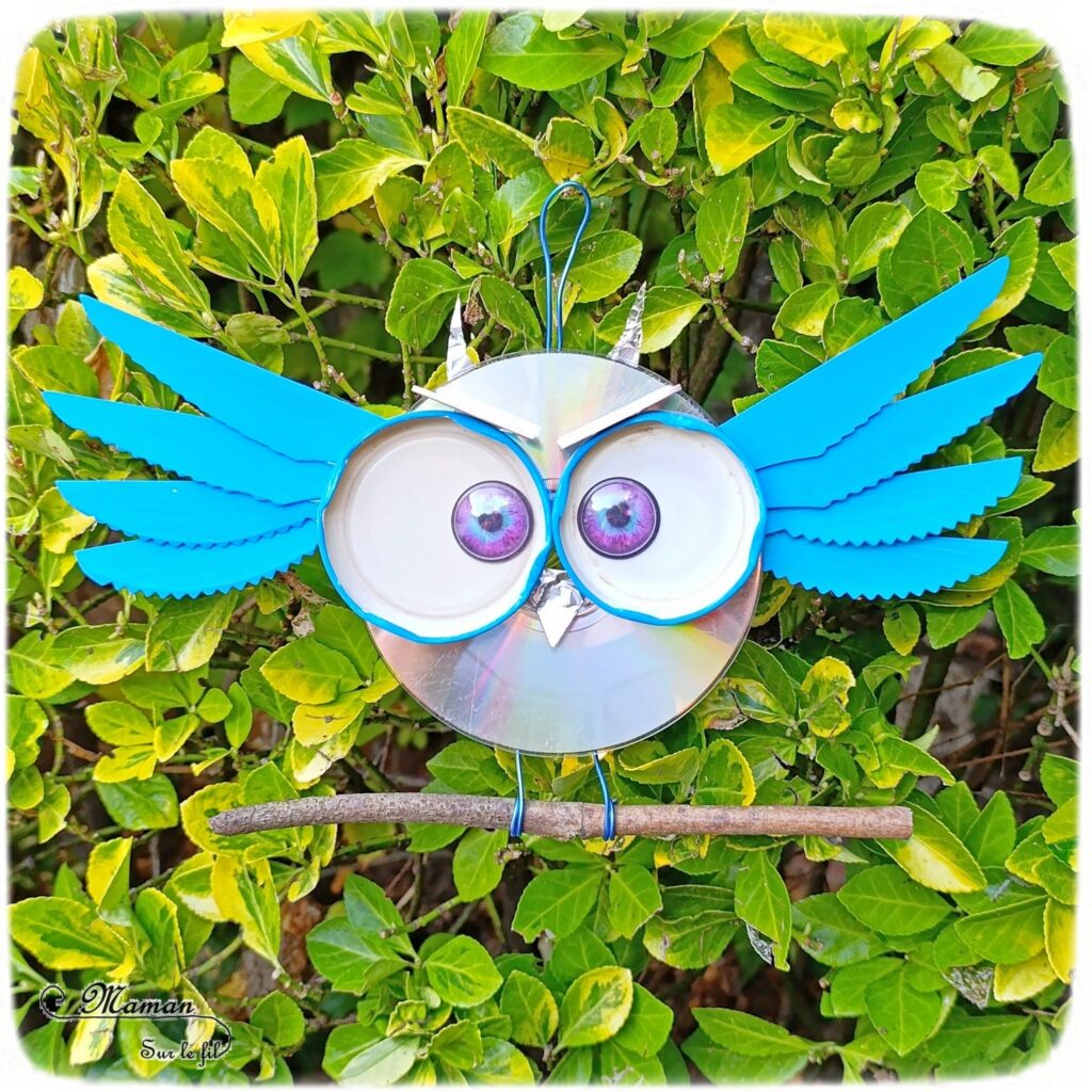 Fabriquer un hibou avec un CD et de la récup' : activité créative, récup' et manuelle enfants - Peinture, bricolage - Utilisation de bouchons, de couteaux en bois, d'un CD et d'aluminium - Décoration, suspension pour le jardin - Recyclage, surcyclage Compact Disc - Atelier Nature pour éloigner les oiseaux du potager et des plantations - Thème automne, animaux de la forêt, oiseaux, hiboux et chouettes - Bricolage et décoration sympa et facile - Arts visuels Maternelle et cycle 2 - Maternelle et élémentaire - Créativité - Cycle 1 ou 2 - tutoriel photos - mslf