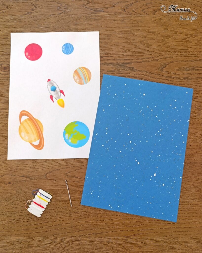 Fabriquer une fusée qui décolle et coulisse vers Mars : activité créative et manuelle enfants - Bricolage facile et rigolo avec un fil - Peinture éclaboussée avec un pinceau pour le fond étoilé - Découpage collage de planète - Fusée scotchée sur un fil - Thème Nuit, étoiles, espace et planètes - Bricolage et décoration sympa et facile - Arts visuels Maternelle et cycle 2 - Maternelle et élémentaire - Créativité - Cycle 1 ou 2 - tutoriel photos et vidéo - mslf